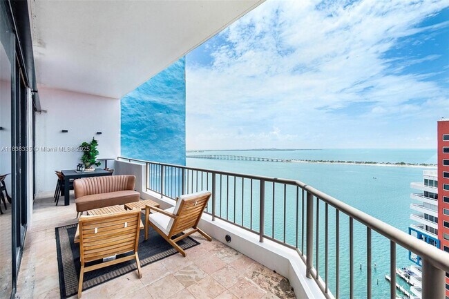 Foto del edificio - 1581 Brickell Ave