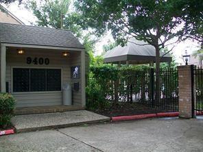 Building Photo - 9400 Doliver Dr