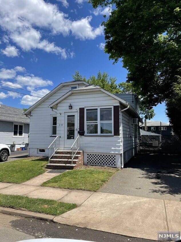 Foto principal - 2-33-33 Hartley Pl