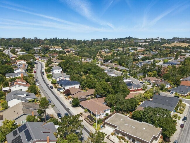 Foto del edificio - 1406 Cedarwood Dr