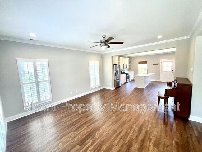 Foto del edificio - 1711 Sparkleberry Ln