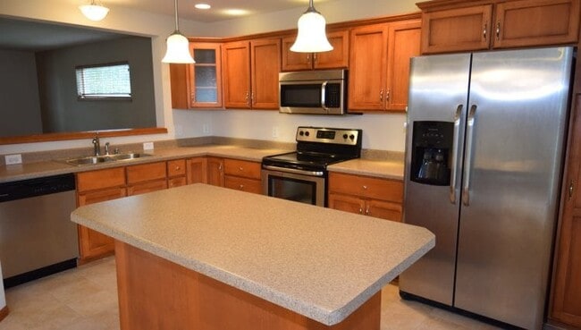 Building Photo - 9122 Ancient Oak Ln