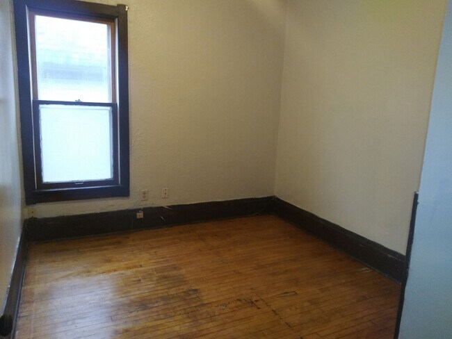 Building Photo - 2216-2218 N 39th St