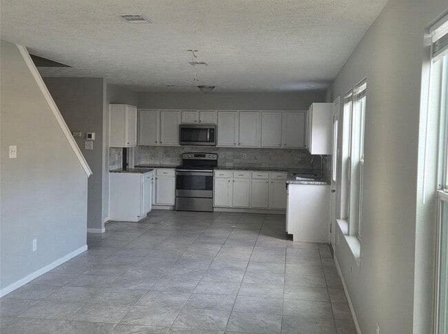 Building Photo - 32018 Annice Ln