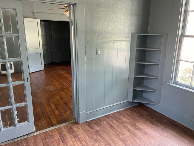 Building Photo - Remodeled 1 Bedroom