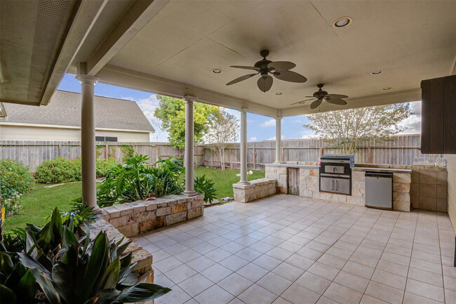 Photo - Kerr Lane, Pearland, TX 77584 - 5 BR 3 BA detached house