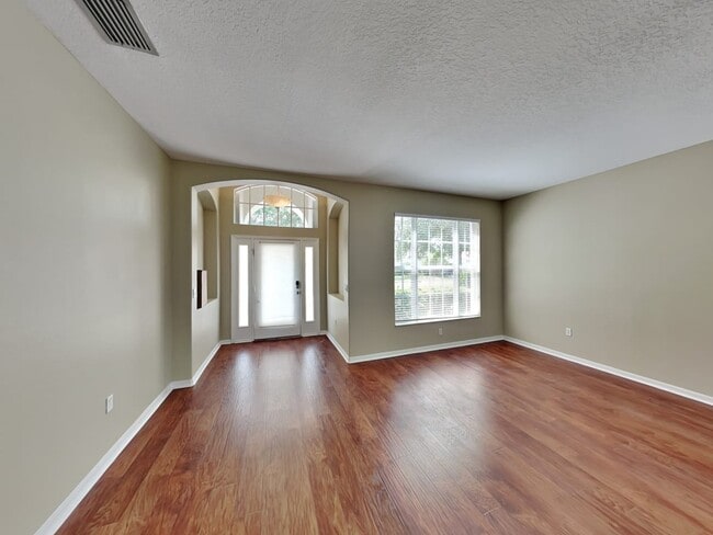 Building Photo - 9040 Willowbrook Cir
