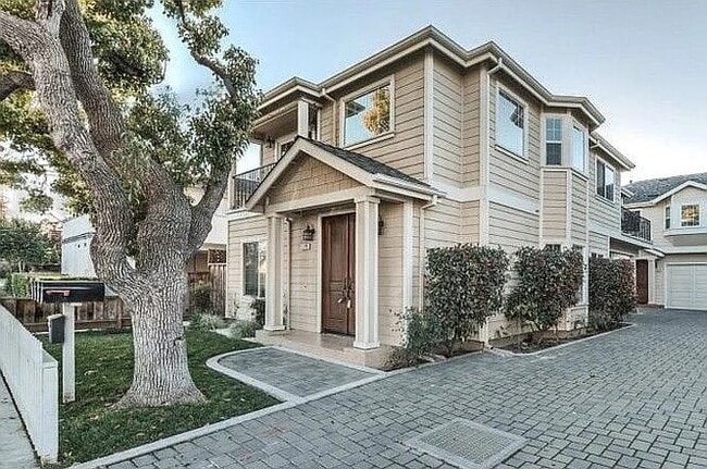 Building Photo - 339 Cypress Ave