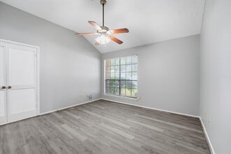 Building Photo - 7011 Lost Thicket Dr