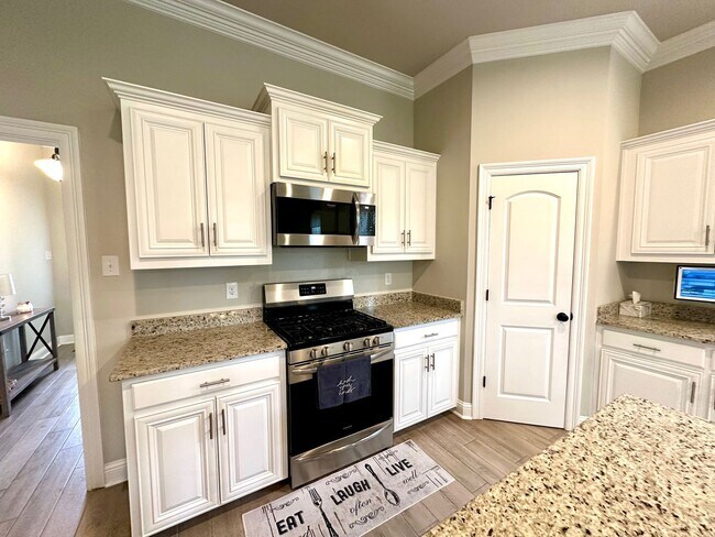 Building Photo - 40224 Maddie Dr