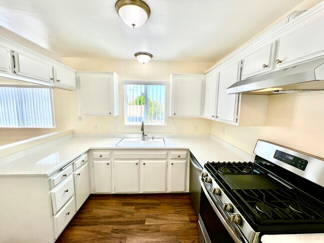 Building Photo - 2916 E South St