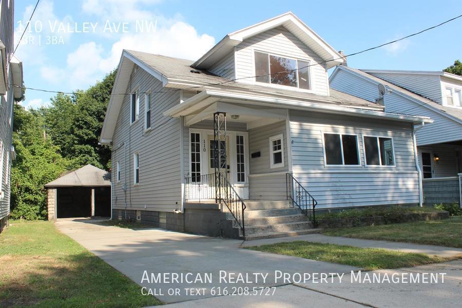 Primary Photo - 110 Valley Ave NW