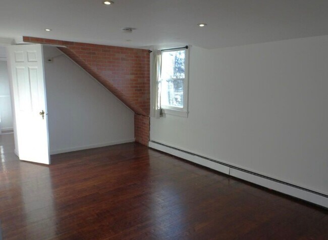 Foto del edificio - 328 Mt Prospect Ave