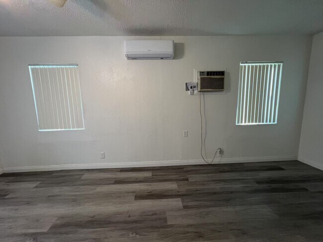 Foto del edificio - 764 S White Ave