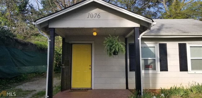 Building Photo - 1076 Hardee St NE