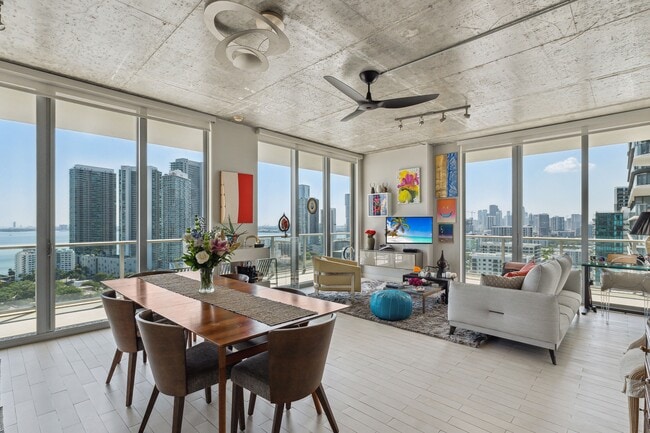 Foto del edificio - 3470 E Coast Ave