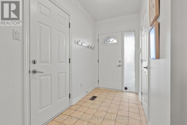 Building Photo - 244 Deerfox Dr