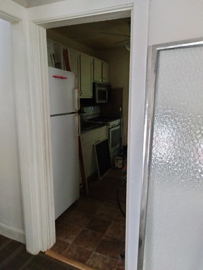 Kitchen - 612 2nd St