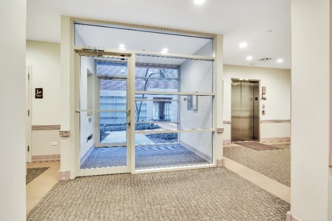 Foto del edificio - 57 E Hattendorf Ave
