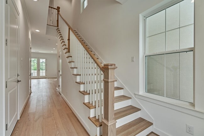 Foto del edificio - 2037 Carlson Creek Dr