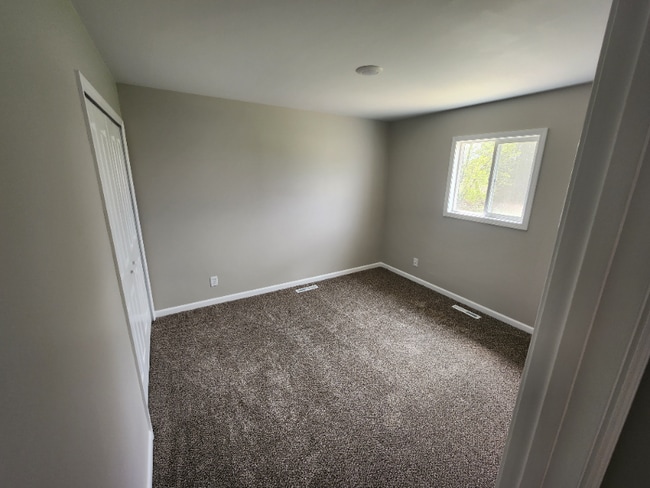 Building Photo - 6183 N Webster Rd