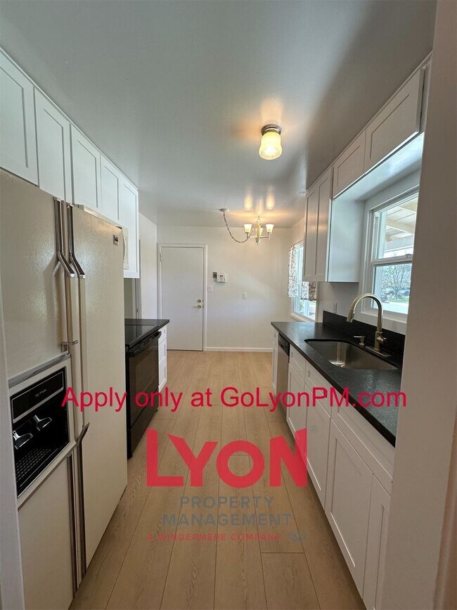 5605 Helen Wy, Sacramento, CA 95822 House Rental in Sacramento, CA