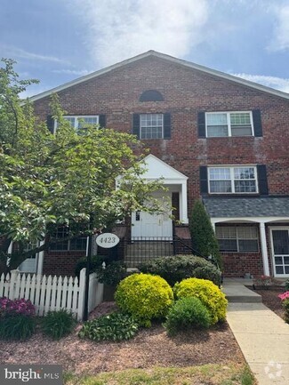 Building Photo - 4423 Romlon St