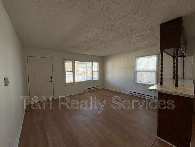 Foto del edificio - 1261 W 32nd St