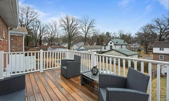 Building Photo - 7426 Lindbergh Dr