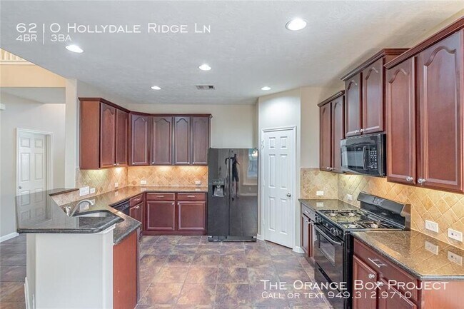 Building Photo - 6210 Hollydale Ridge Ln
