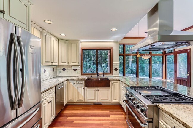Foto del edificio - 4bd/4.5ba Redmond Home