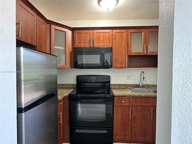 Foto del edificio - 1400 NE 56th St