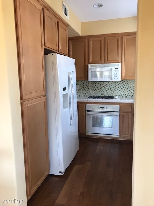 Building Photo - 2 br, 2.5 bath Condo - 5053 Plaza Promenade