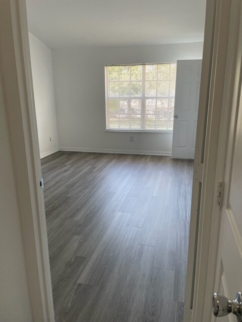 Foto del edificio - 4247 Plantation Cove Dr