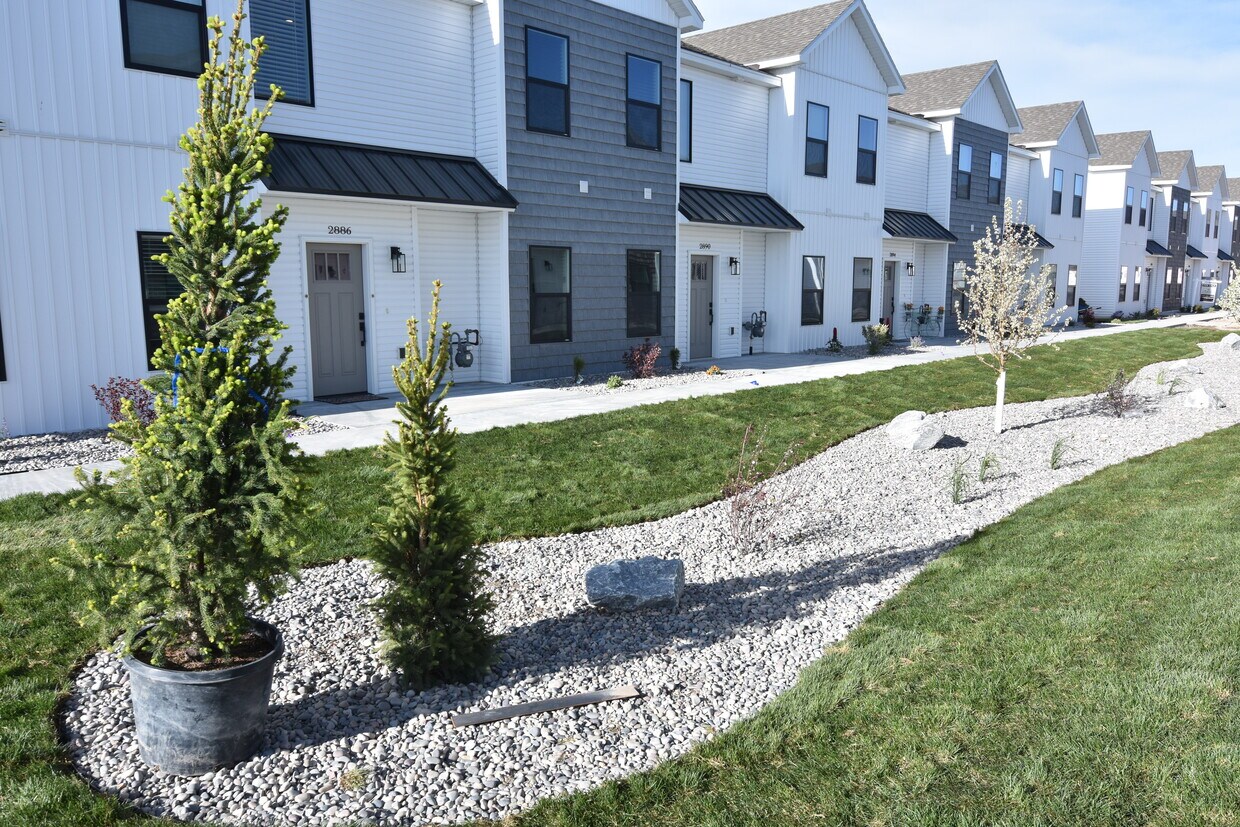 2895 Homewood Dr, Ammon, ID 83406 Townhome Rentals in Ammon ID