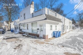Building Photo - 204 N Main St