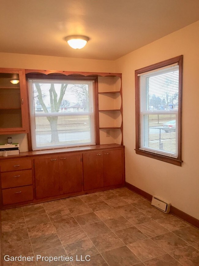 Foto del edificio - 5843 N 74th St