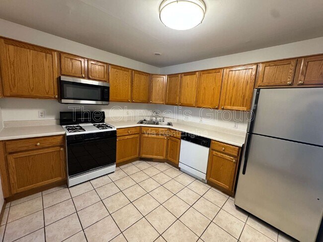 Building Photo - 1403 Adams St