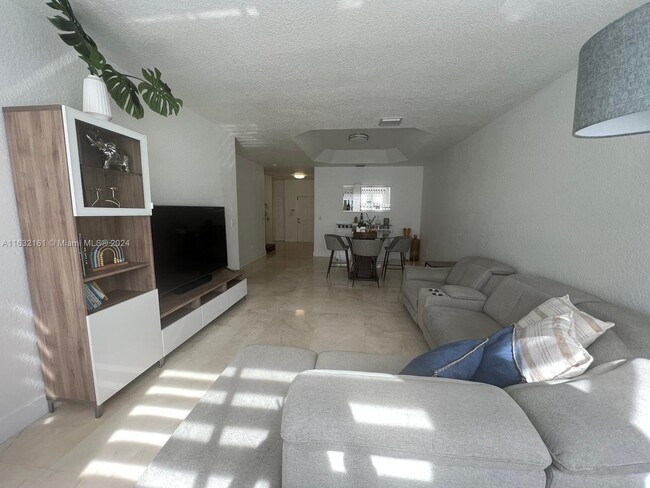 Foto del edificio - 7006 NW 116th Ct