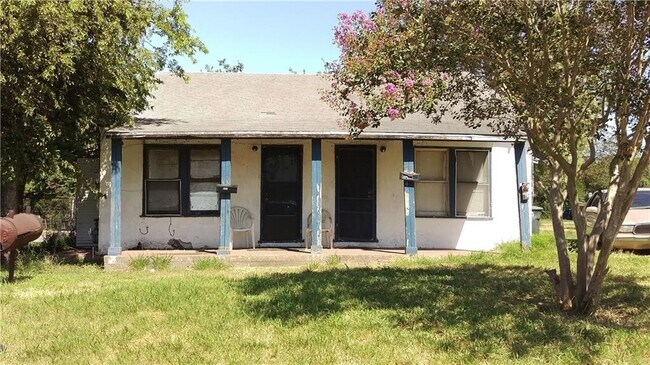 Building Photo - 846 Erwin Ave