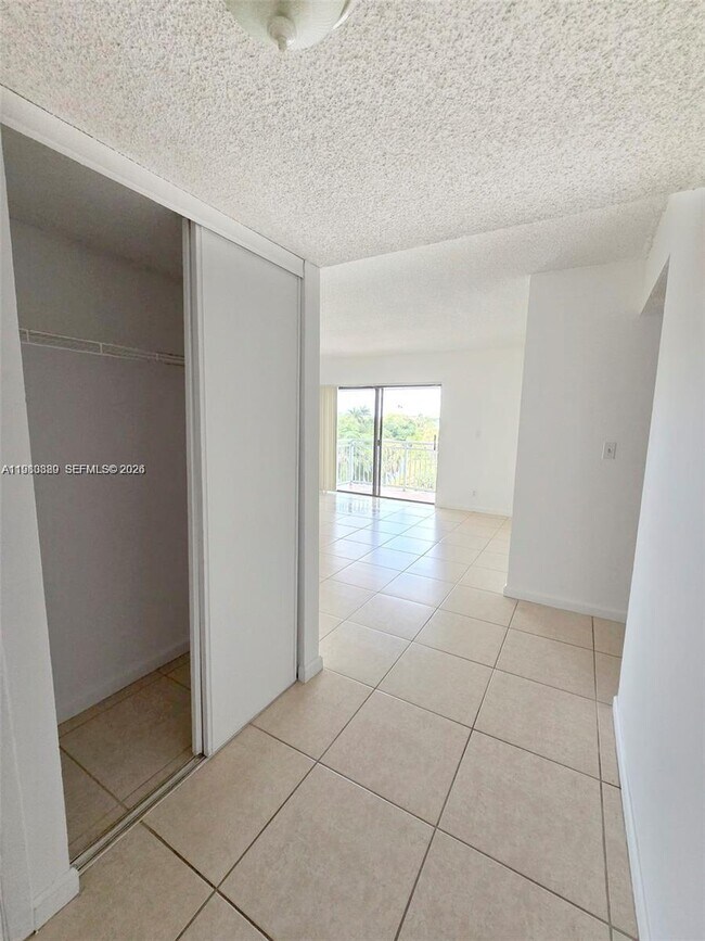 Foto del edificio - 505 S Pine Island Rd