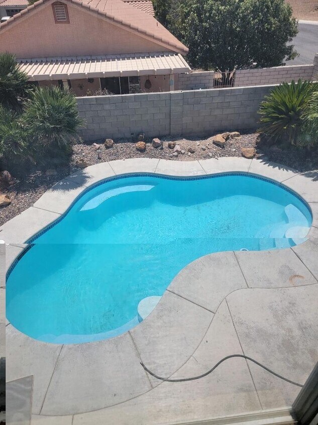 Primary Photo - Wonderful 3 bedroom home with pool