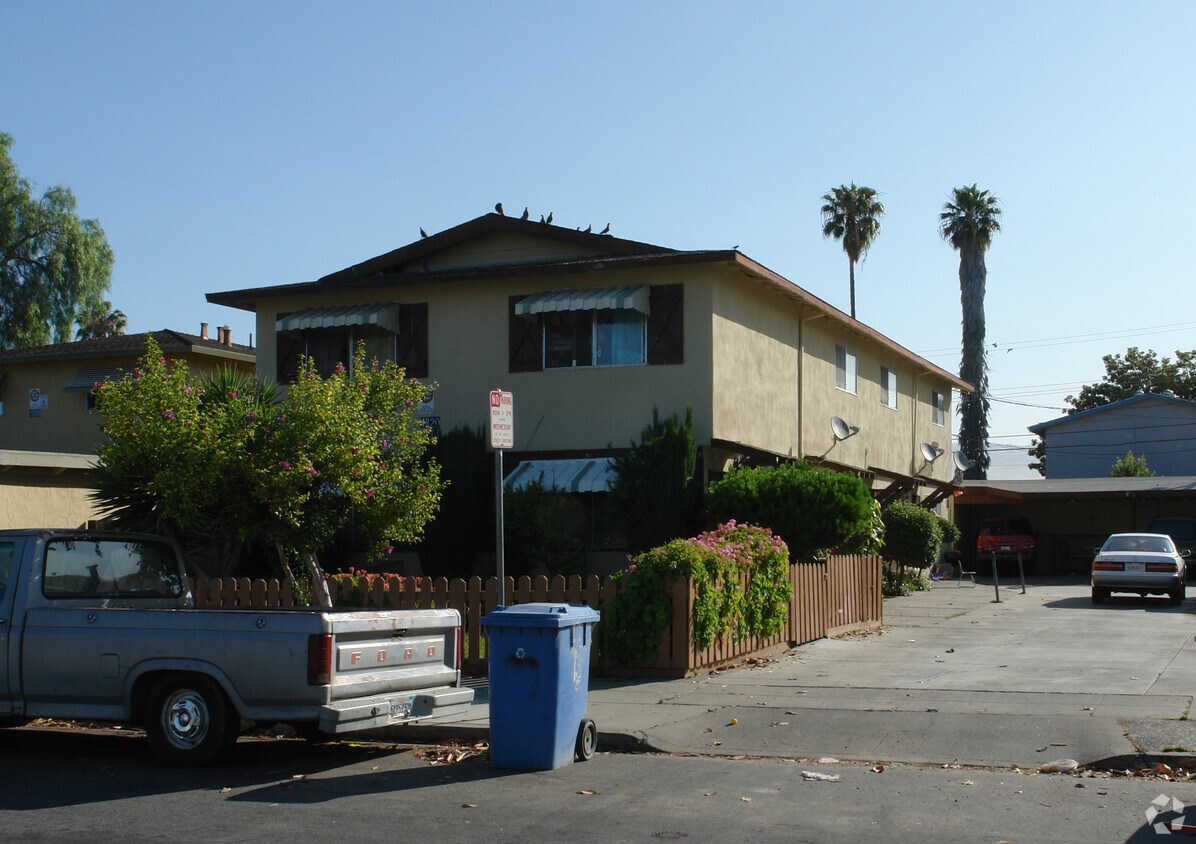 Primary Photo - 1820 Welch Avenue