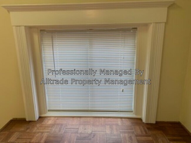 Foto del edificio - 531 W Ormsby Ave