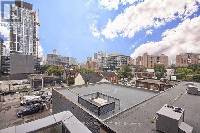 Photo du bâtiment - 120 Parliament St