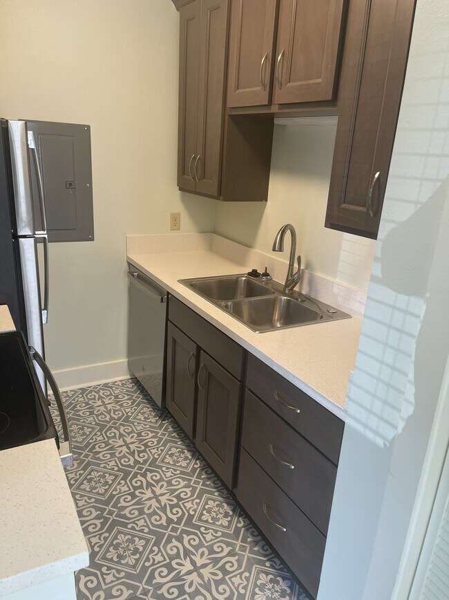 Foto del edificio - 515 E 8th St