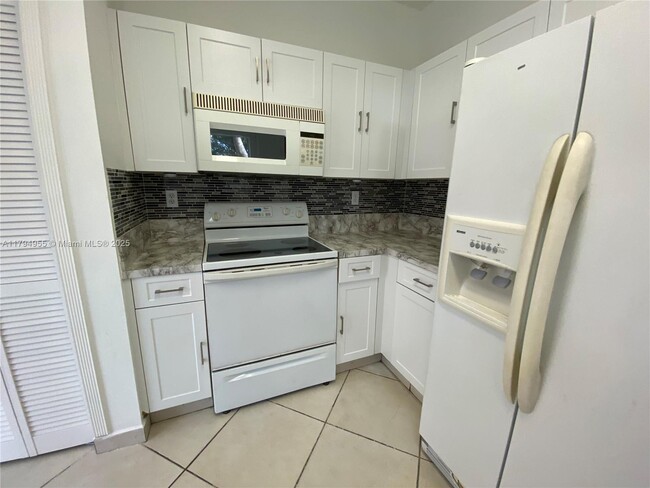 Foto del edificio - 19522 NW 79th Pl