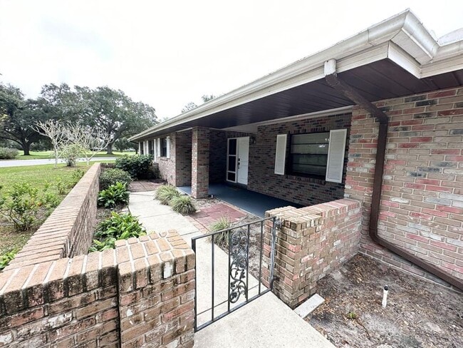 Building Photo - 438 Gleneagles Ct