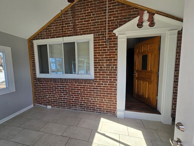 Foto del edificio - **3 BEDROOM TOWNHOME IN BALTIMORE COUNTY COMING SOON**