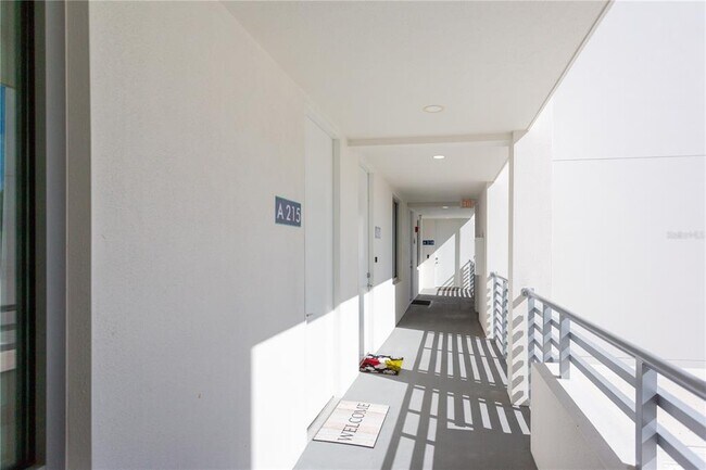 Building Photo - 1709 N Tamiami Trl
